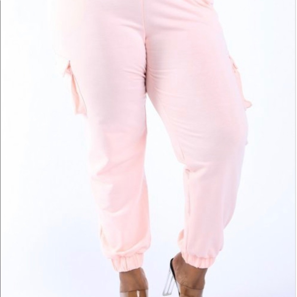 BLUSH PLUS SIZE FITTED CARGO JOGGER SWEATPANTS